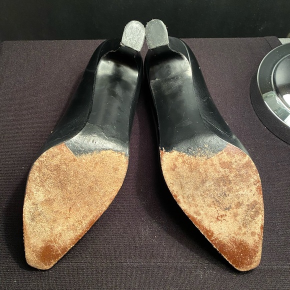 Stuart Weitzman Gold Beaded Heels Size 8.5 - Picture 4 of 7